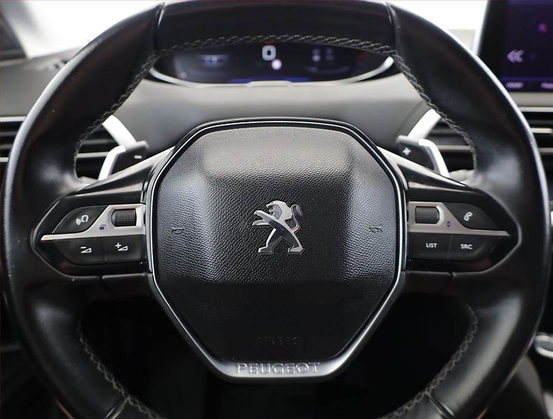 Peugeot 5008 (2018) 1.6 THP, Automat, 7 míst - fotka 8 z 21
