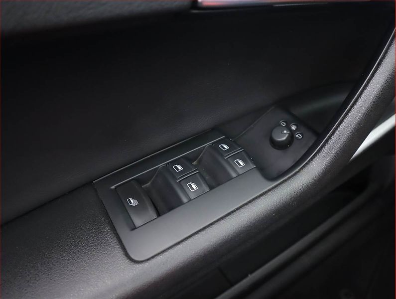 Audi A3 (2009) 2.0 TDI , Tempomat - fotka 17 z 19