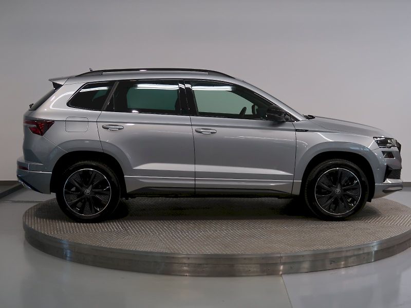 Škoda Karoq (2026) SPORTLINE 1.5TSI 110KW DSG - fotka 8 z 43