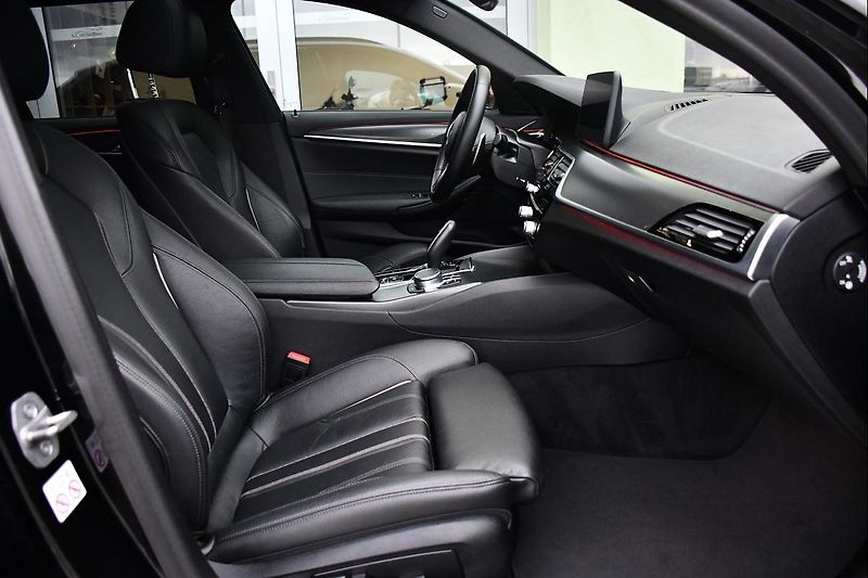 BMW Řada 5 530d xD M-SPORT LASER  - fotka 17 z 46