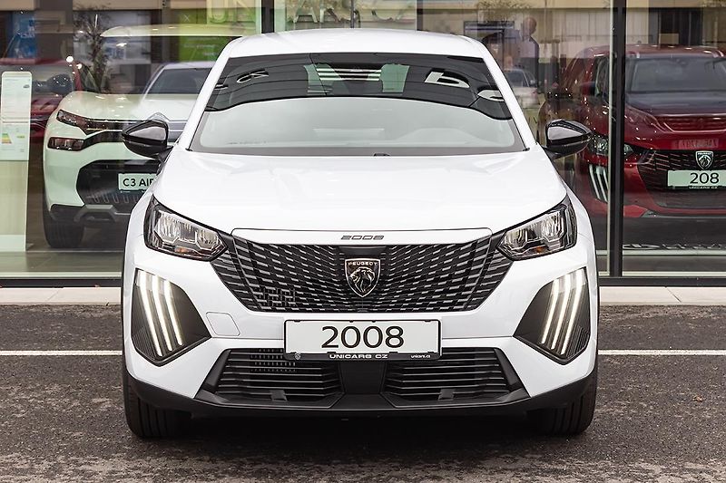 Peugeot 2008 (2026) 1,2 STYLE TURBO 100 S&S MAN6 - fotka 2 z 19