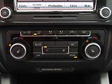 Volkswagen Jetta (2011) 1.6 TDi, ČR, AC, tempo, park - náhled 16
