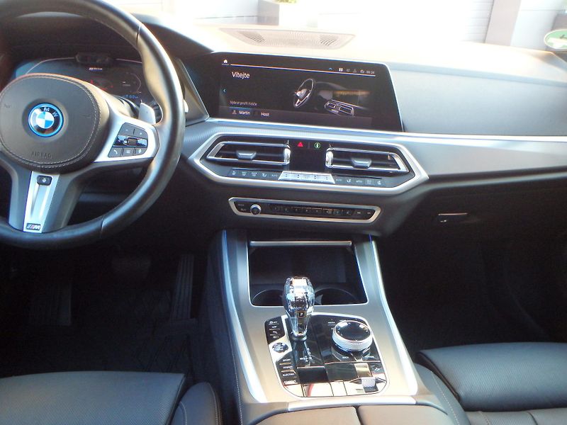BMW X5 (2022) 45e, xDrive, Laser , TZ - fotka 19 z 20