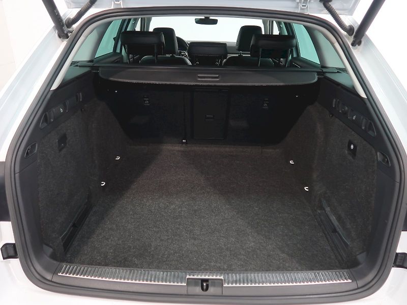 Škoda Superb (2022) STYLE 2.0TSI 140KW - fotka 37 z 39