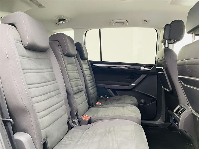 Volkswagen Touran 2,0 TDI DSG 110kW Highline - fotka 7 z 24