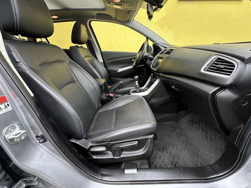Suzuki SX4 S-Cross (2014) 1.6DDIS 4x4 COMFORT 2.Maj.  - fotka 16 z 36