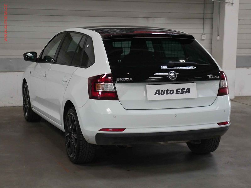 Škoda Rapid (2015) 1.2 TSi, ČR, Xenon, ponor - fotka 4 z 17