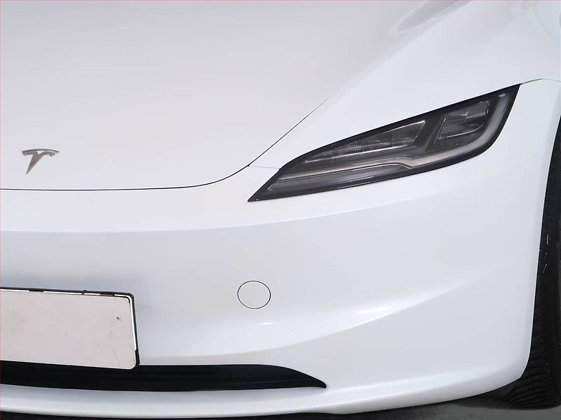 Tesla Model 3 (2024) Standard Range LFP, SoH 96% - fotka 25 z 27