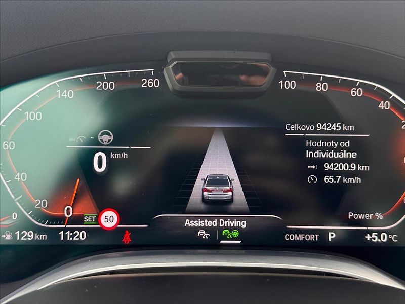 BMW Řada 7 4,4 750i xDrive 390 kW DPH - fotka 27 z 40