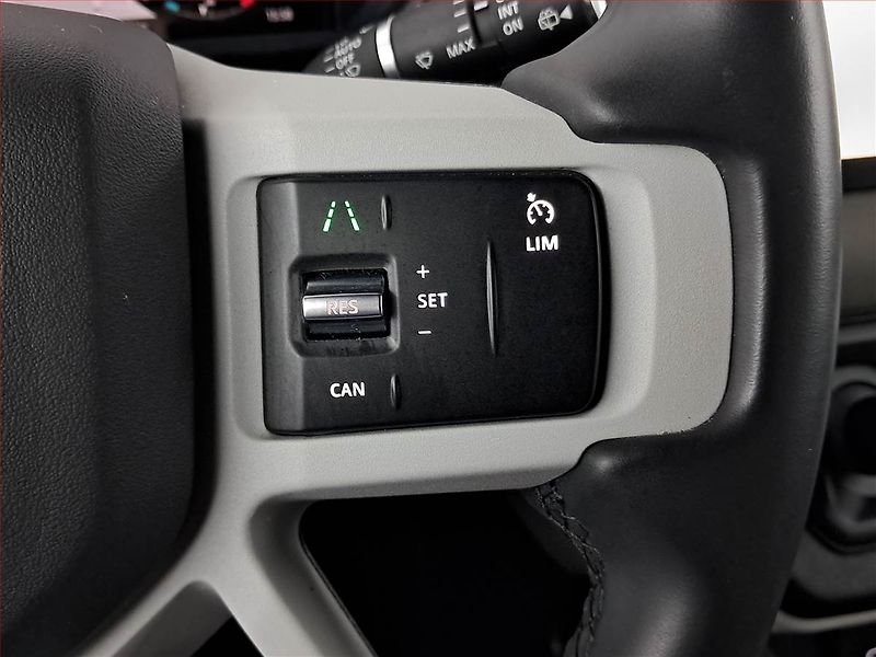 Land Rover Defender (2023) D250 AWD - fotka 19 z 20
