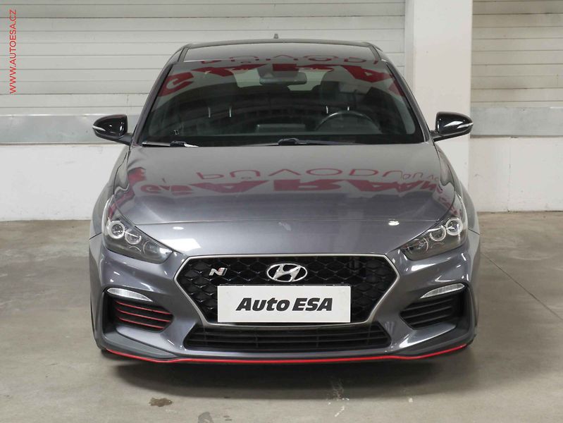 Hyundai i30 (2018) 2.0T-GDi, 1.maj, LED, navi - fotka 2 z 20