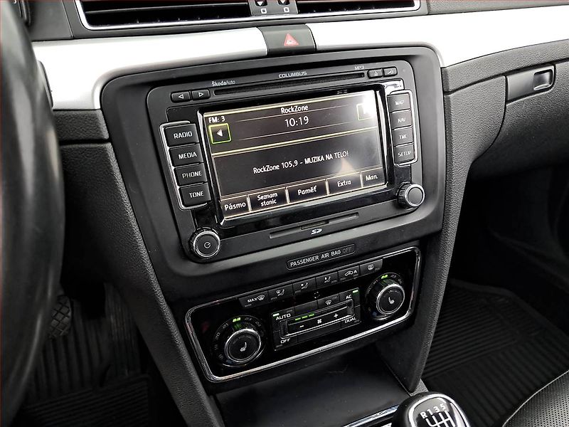 Škoda Superb (2013) 2.0 TDI, 4X4, Xenony - fotka 12 z 21
