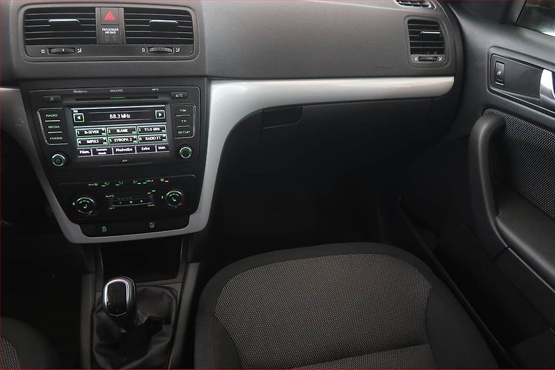 Škoda Yeti (2011) 2.0 TDI, 4X4, Xenony - fotka 8 z 16