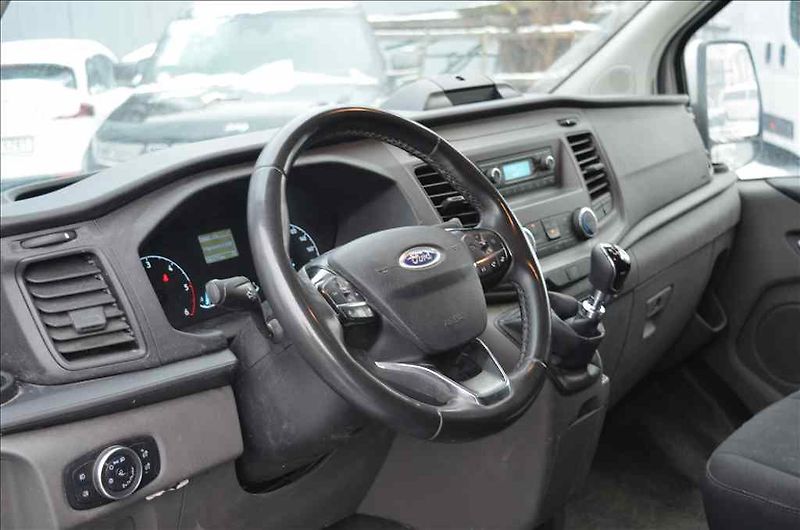 Ford Transit (2022) CUSTOM 2,0 D - fotka 13 z 17