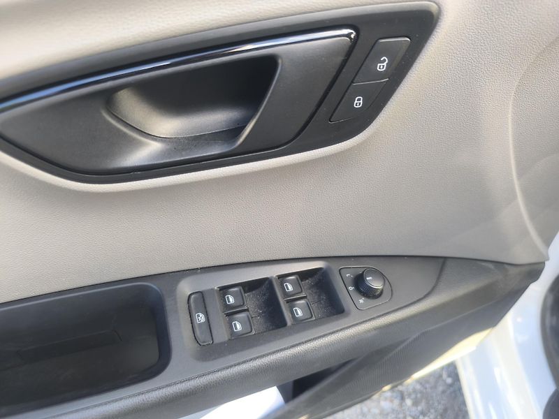 Seat Leon TDI,KRÁSNÝ,1MAJ58L,SERVISKA - fotka 24 z 28