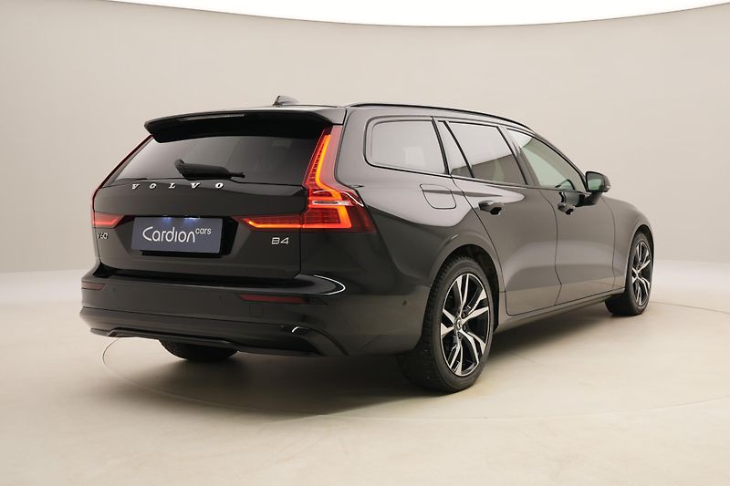 Volvo V60 B4 DARK PLUS AUT CZ - fotka 12 z 51
