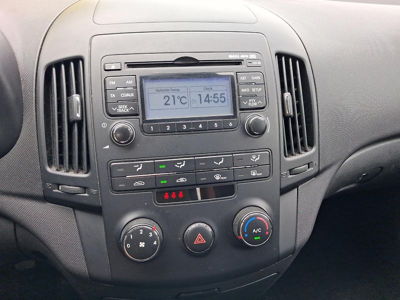 Hyundai i30 (2009) 1,4i  LPG  KLIMA  2x KOLA  - fotka 24 z 33