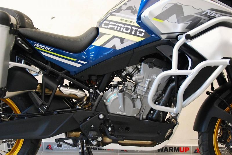 CFMOTO 800 MT (2022) Touring - hezký stav,stroj od - fotka 6 z 20