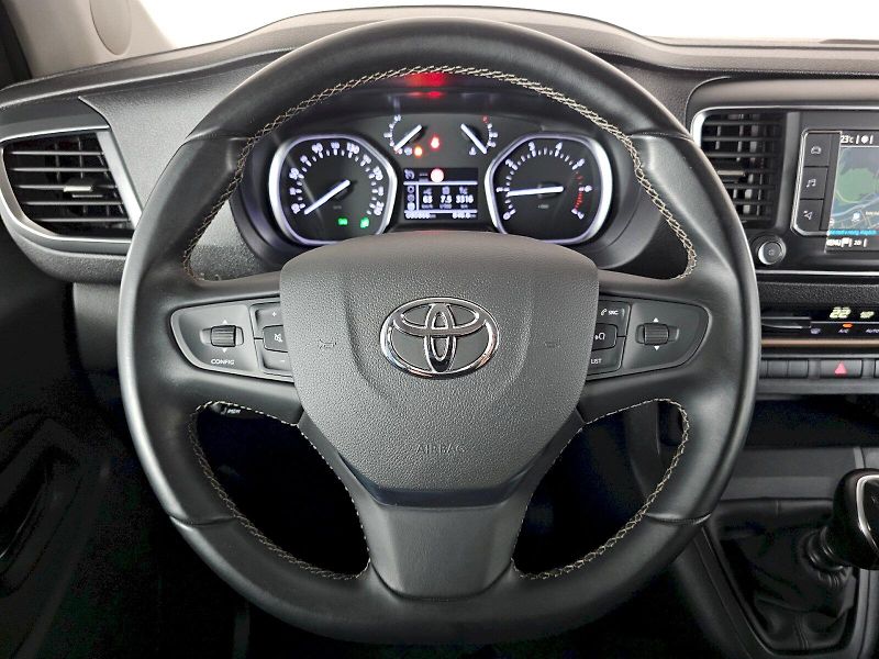Toyota ProAce Verso (2024) 2.0D 106kW FAMILY COMFORT NAVI - fotka 8 z 33