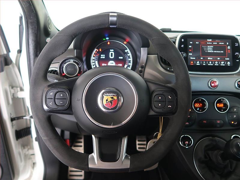 Abarth 595 (2020) Turismo, Kůže, Navi, Bi-Xenony - fotka 14 z 14