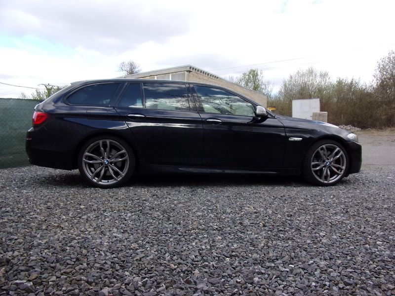 BMW Řada 5 (2012) M550d X-DRIVE 280kW KRÁSNÝ VŮZ - fotka 4 z 34