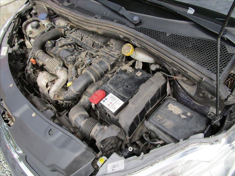 Peugeot 208 1.4HDi  Klima, 2. maj. - fotka 34 z 36