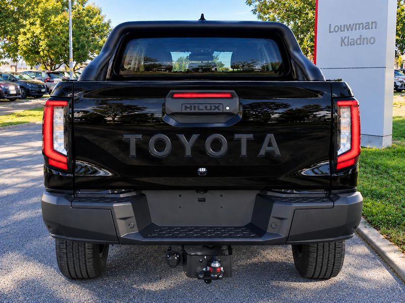 Toyota Hilux 2.8L Diesel 48V MHEV - 4x4 - 6 - fotka 5 z 5
