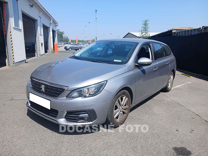 Peugeot 308 (2018) 1.6 hdi, AT, navi, autoAC - fotka 1 z 3