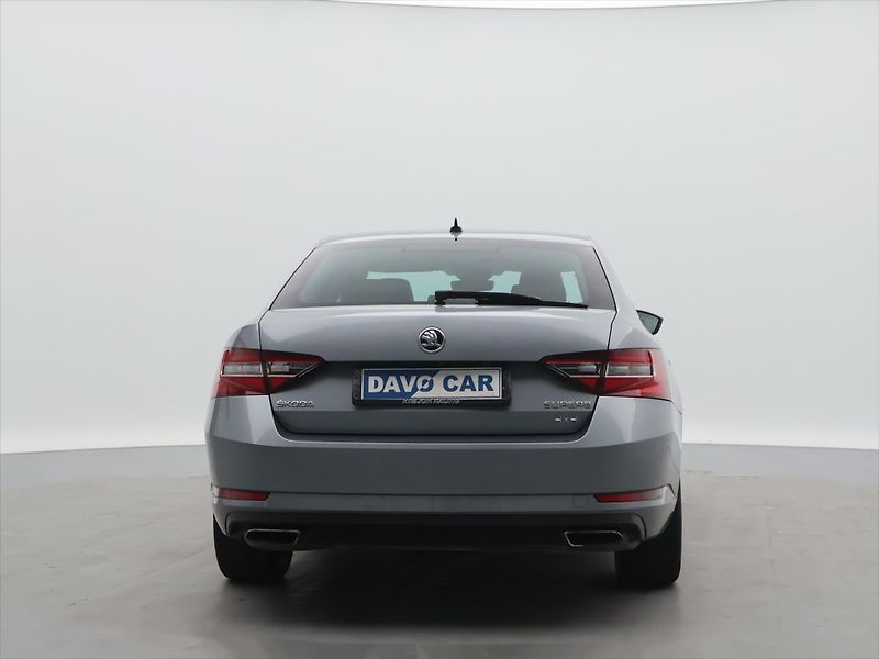Škoda Superb 2,0 TSI 206kW DSG 4x4 L&K - fotka 6 z 33