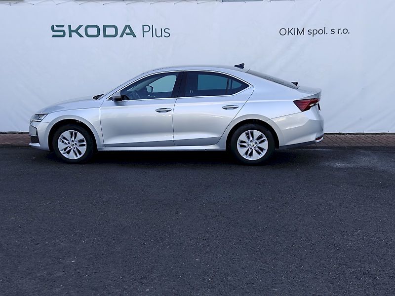 Škoda Octavia (2024) Top Selection 1,5 Tsi 110 kw D - fotka 3 z 36