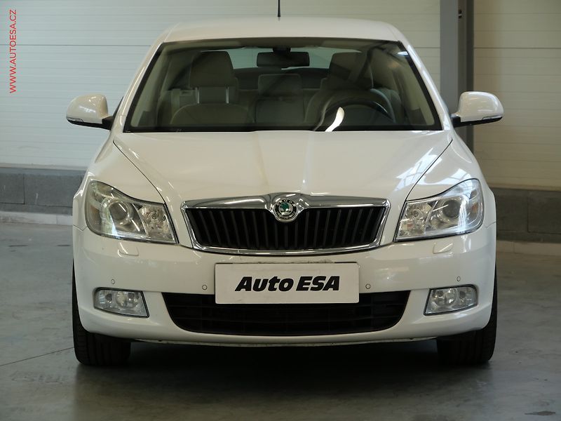 Škoda Octavia (2012) 1.6TDi, 2.maj,ČR, DSG, STK4 - fotka 2 z 26