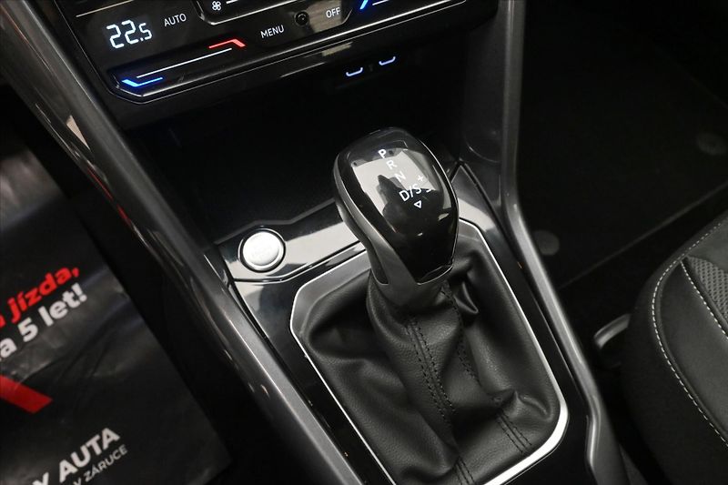 Volkswagen T-Roc 2,0 TDI 110kW DSG Style Záruka - fotka 22 z 31