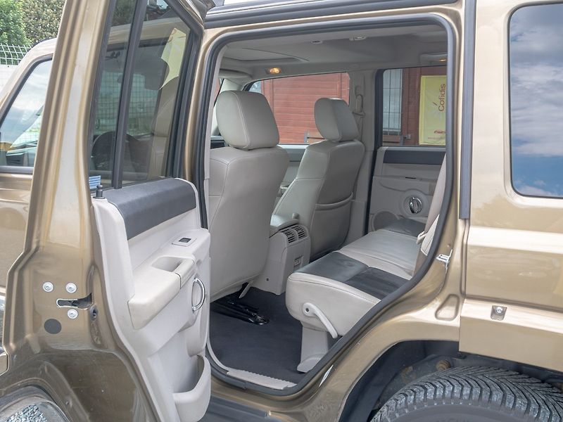 Jeep Commander (2007) ČR 3.0CRD 160KW – 7sedadel - fotka 44 z 62