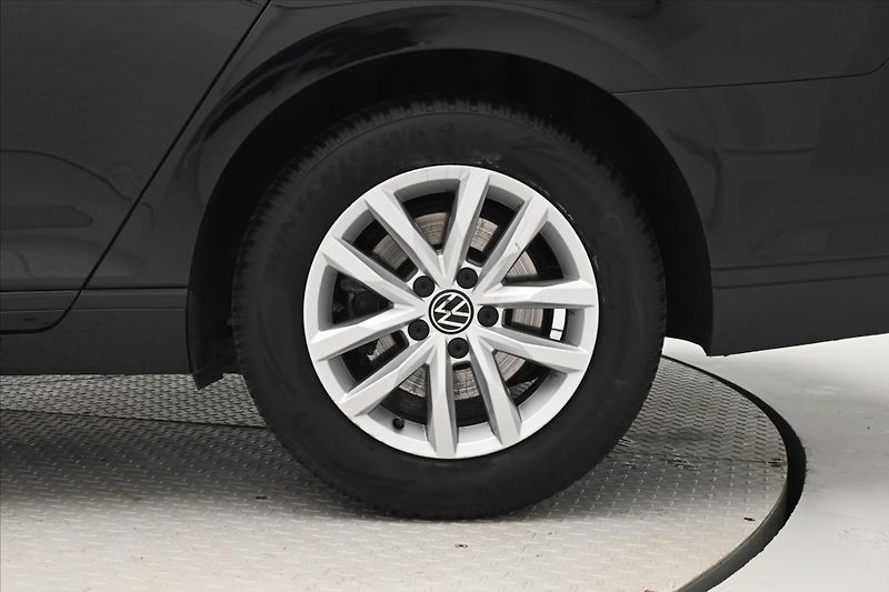 Volkswagen Passat 2,0 TDI 110kW DSG Business Zár - fotka 33 z 33