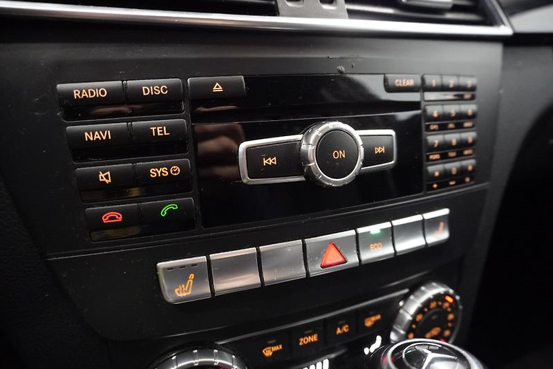 Mercedes-Benz Třídy C 180 2.2 CDi AUTOMAT - fotka 23 z 30