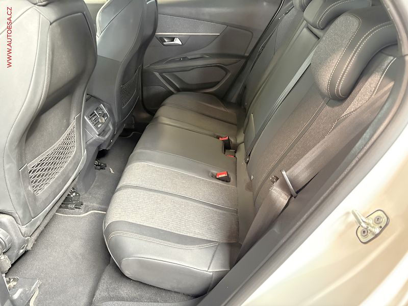 Peugeot 3008 (2019) 1.5 HDi, GT Line, LED, TZ - fotka 10 z 17