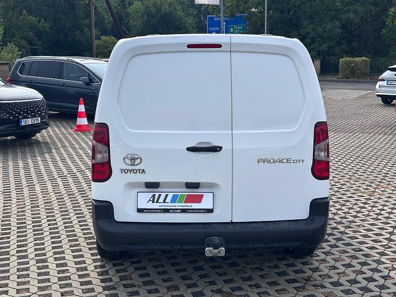 Toyota ProAce City 1.5 D 75kW - fotka 8 z 14