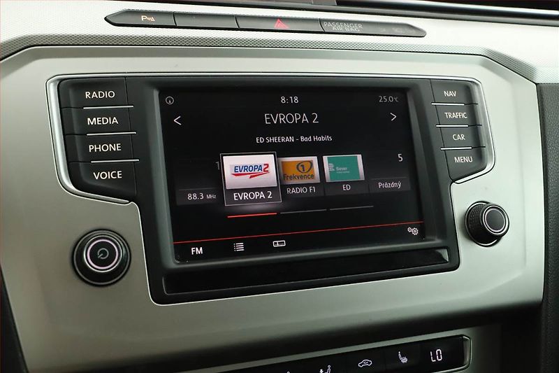 Volkswagen Passat (2016) 2.0 TDI, Serv.kniha, Navi - fotka 16 z 18