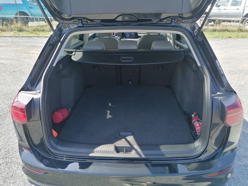 Volkswagen Golf (2022) 2.0 TDi DSG,IQ LED,ACC,PÁDLA - fotka 32 z 35