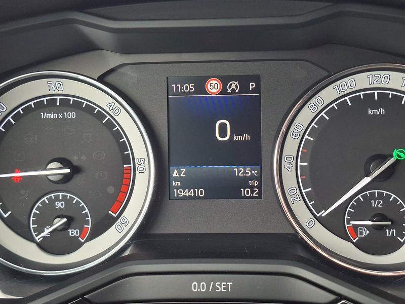 Škoda Superb (2019) 2.0TDI 110kW DSG -WEBASTO-DCC - fotka 17 z 43