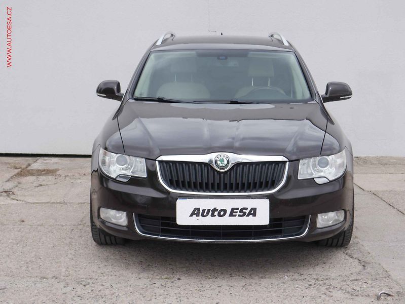 Škoda Superb (2012) 2.0TDi, AT, autoAC - fotka 2 z 20