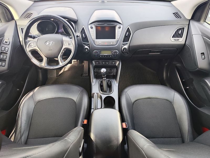 Hyundai ix35 2.0 GDI/122kW Style Navi - fotka 14 z 36