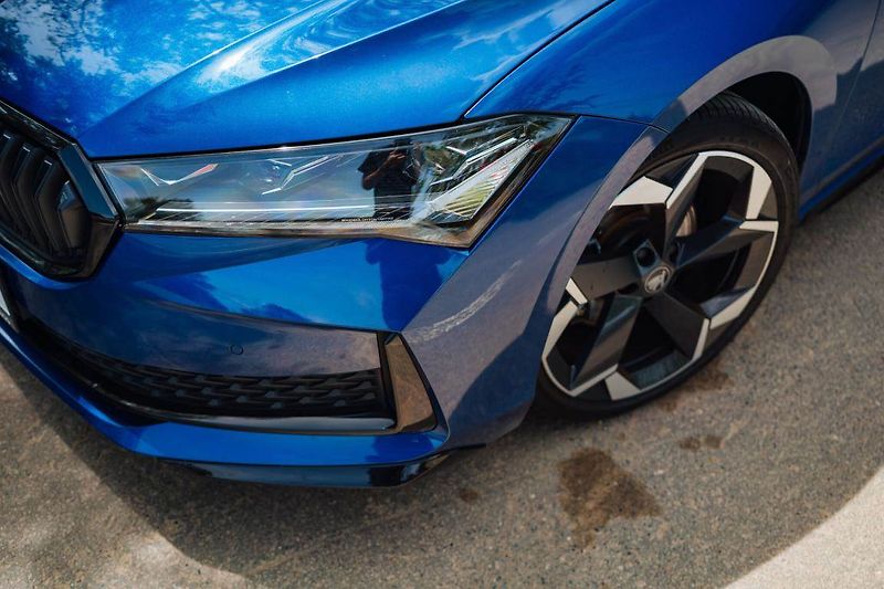 Škoda Superb (2025) 2.0 TDI, Sportline, Navigace - fotka 9 z 31