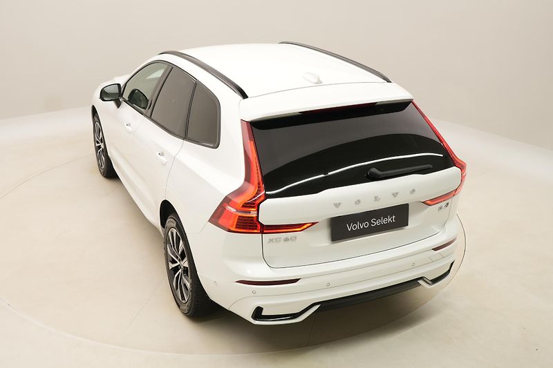 Volvo XC60 B4 AWD PLUS DARK AUT CZ 1.maj - fotka 17 z 58