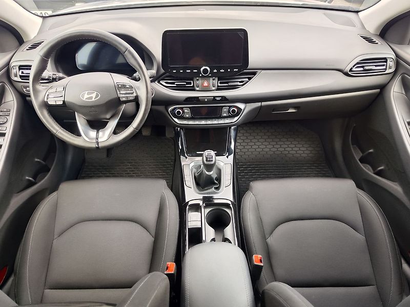 Hyundai i30 1.5 T-GDi/103kW Style - fotka 12 z 36