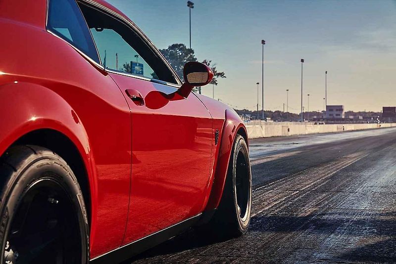Dodge Challenger SRT Demon.