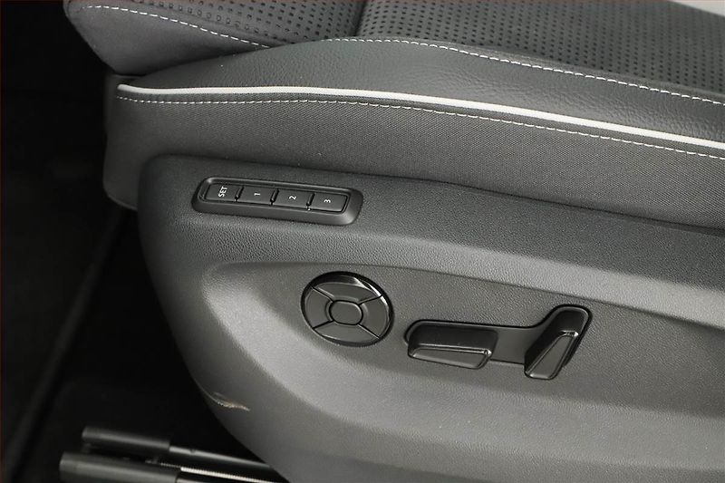 Škoda Kodiaq (2025) 2.0 TDI, Sportline, Navigace - fotka 30 z 30