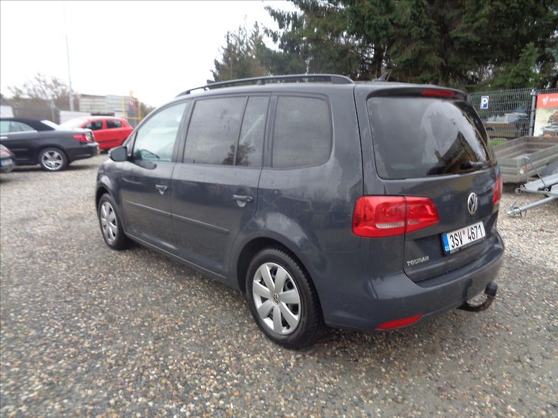 Volkswagen Touran 1,4 - fotka 5 z 19