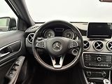 Mercedes-Benz GLA 1,6 180 90kW Xenon Navi - náhled 15