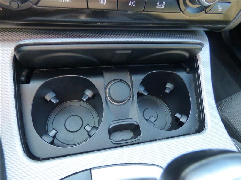 BMW Řada 5 2,0 525xd  M-Paket - fotka 17 z 42